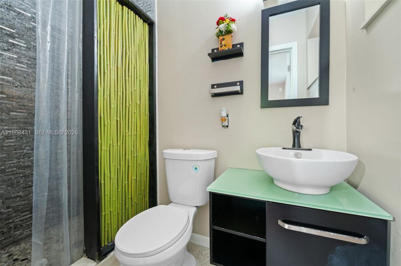 7245 S Waterway Dr , Miami, FL 33155 Photo