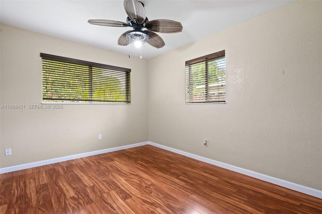 7245 S Waterway Dr , Miami, FL 33155 Photo