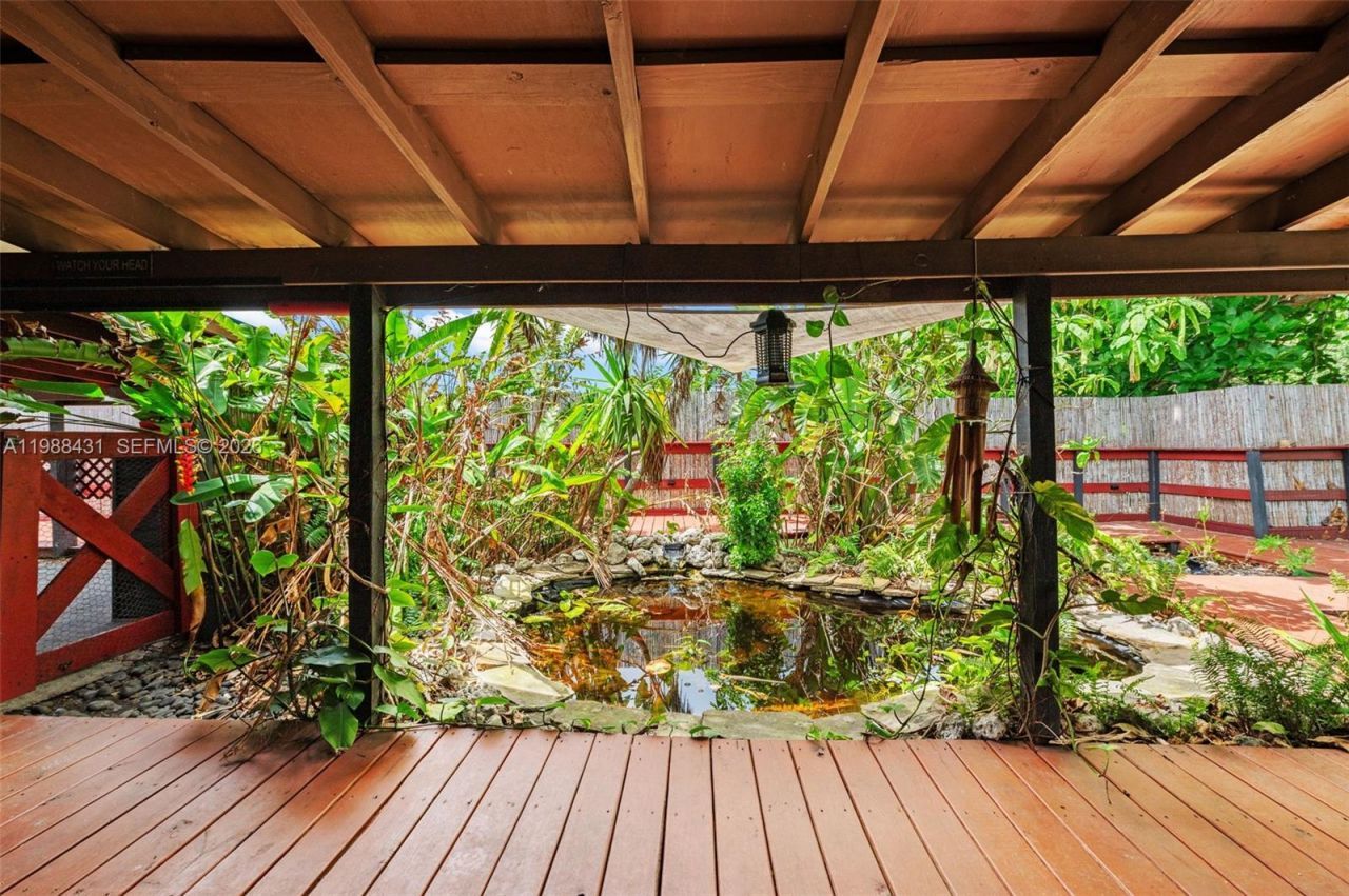 7245 S Waterway Dr , Miami, FL 33155 Photo