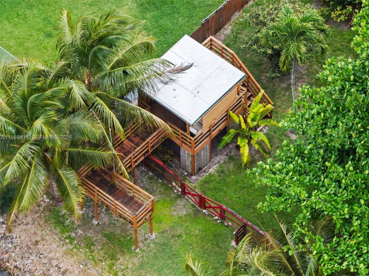 7245 S Waterway Dr , Miami, FL 33155 Photo