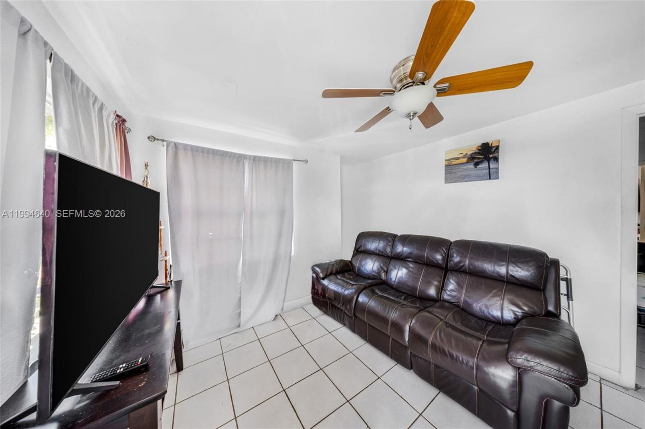 2223 NW 3rd St , Miami, FL 33125 Photo