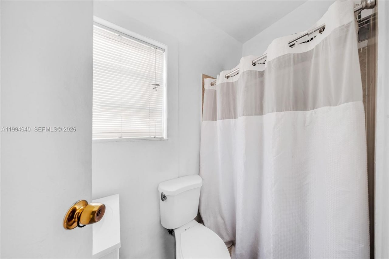 2223 NW 3rd St , Miami, FL 33125 Photo