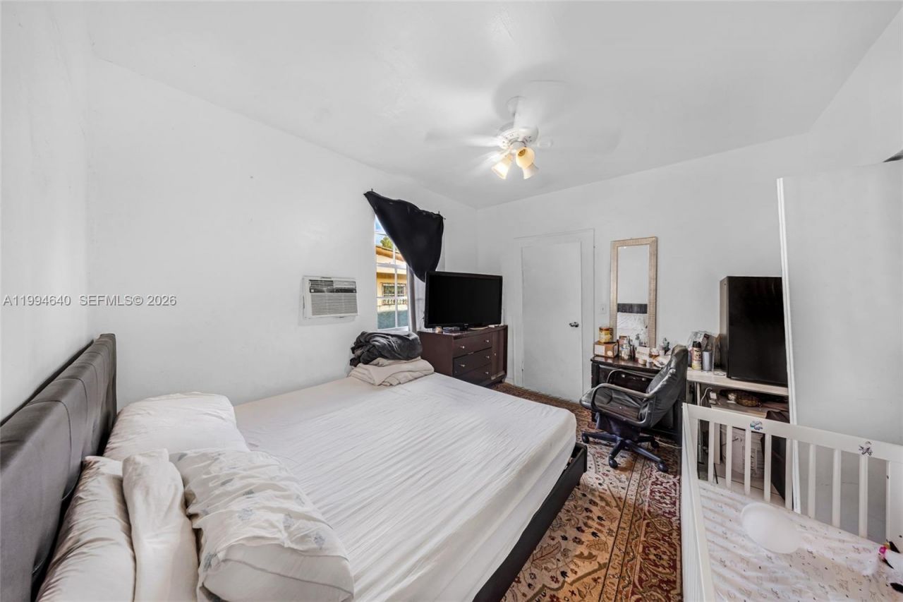 2223 NW 3rd St , Miami, FL 33125 Photo