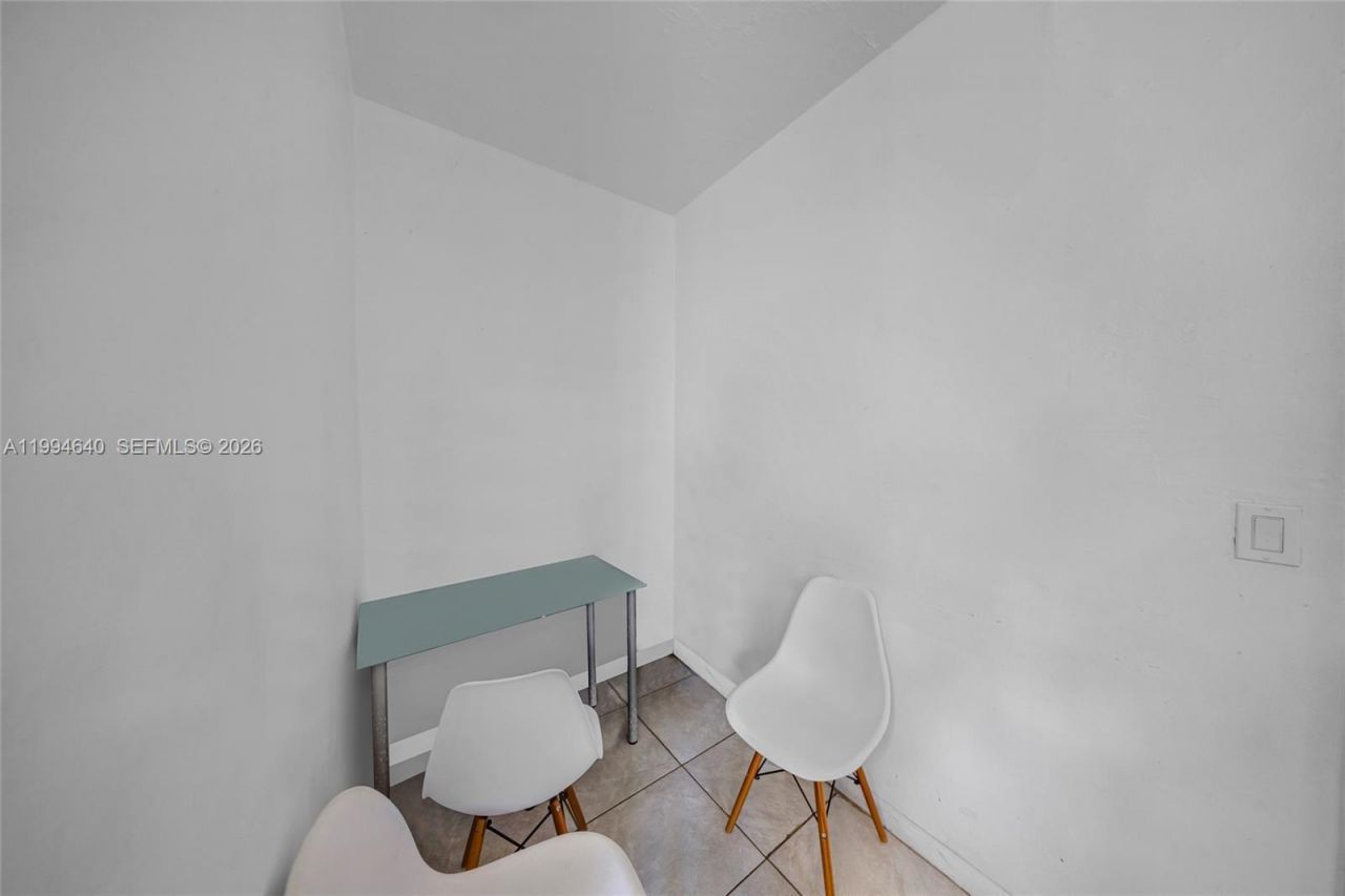 2223 NW 3rd St , Miami, FL 33125 Photo