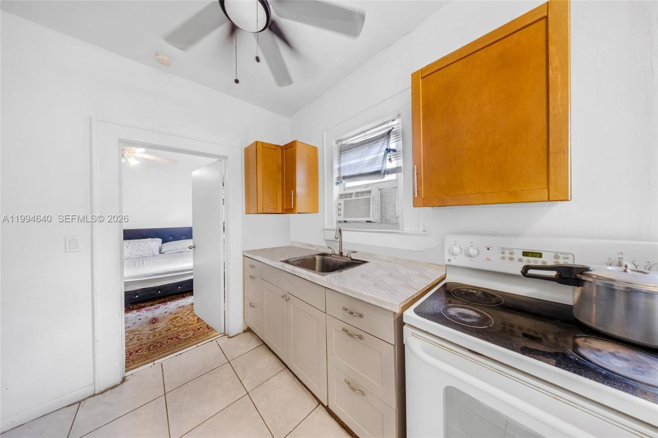 2223 NW 3rd St , Miami, FL 33125 Photo