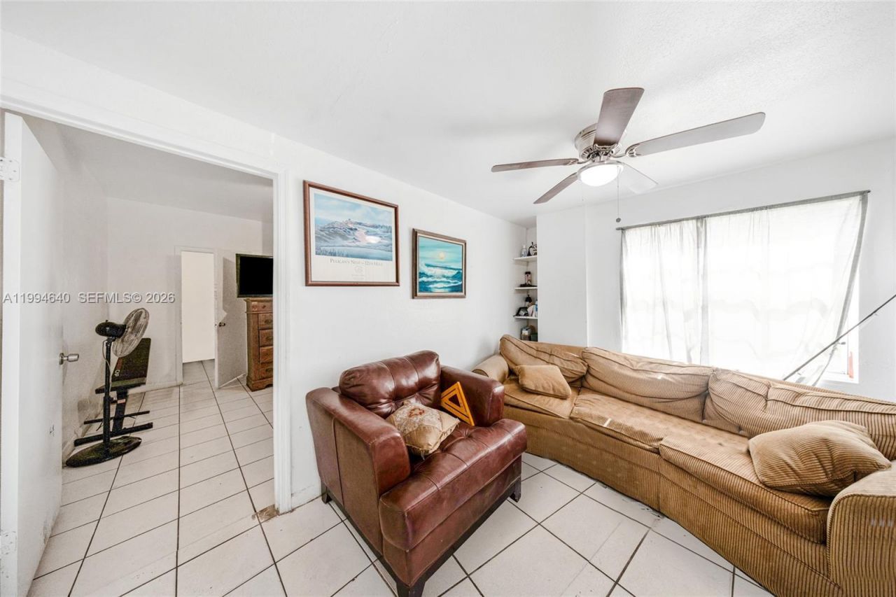 2223 NW 3rd St , Miami, FL 33125 Photo