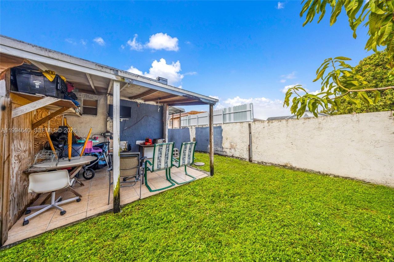 2223 NW 3rd St , Miami, FL 33125 Photo