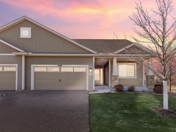 11206 Bushel Curve, Woodbury, MN 55129