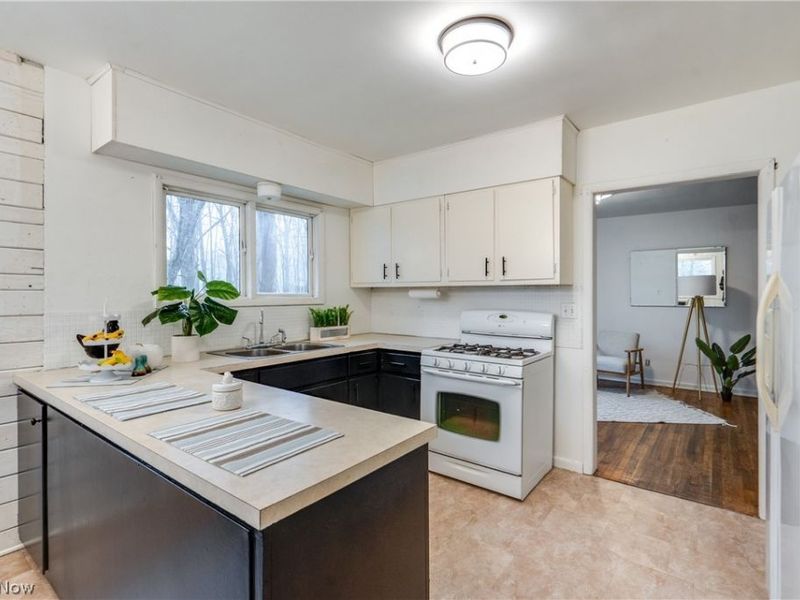 1440 Treasch Drive, Cuyahoga Falls, OH 44221 Photo 11