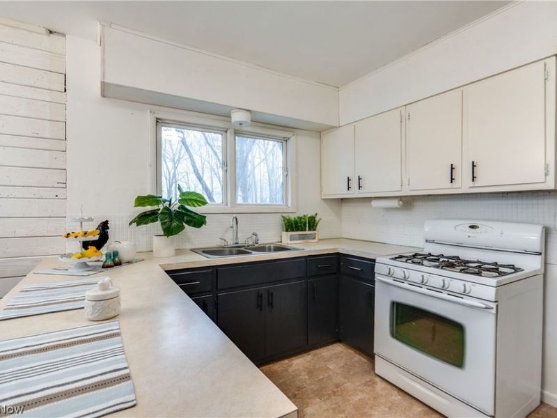 1440 Treasch Drive, Cuyahoga Falls, OH 44221 Photo 12