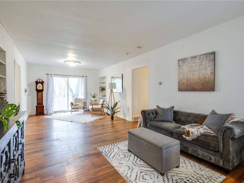 1440 Treasch Drive, Cuyahoga Falls, OH 44221 Photo 2