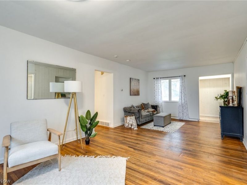 1440 Treasch Drive, Cuyahoga Falls, OH 44221 Photo 8