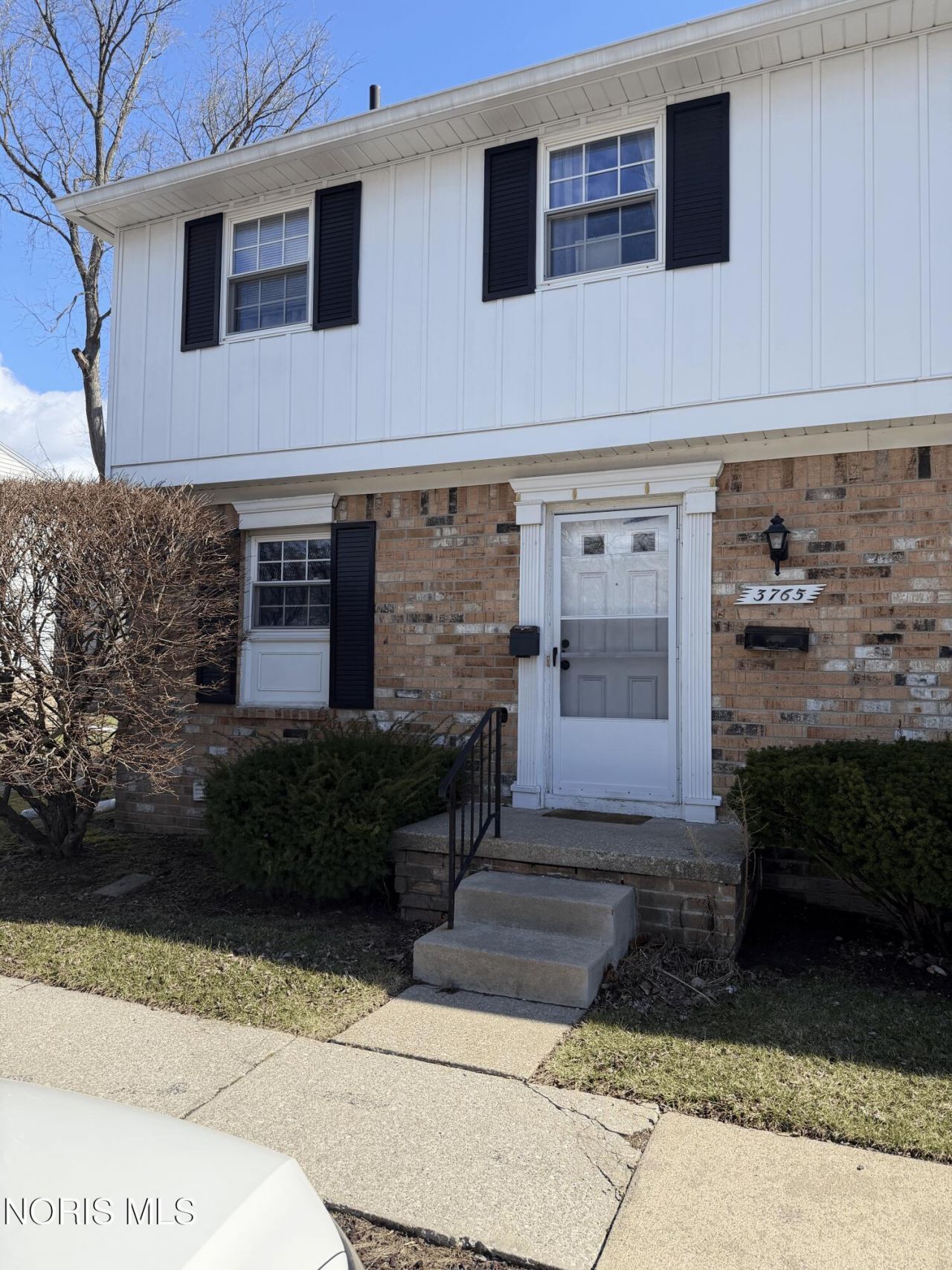 3765 W Alexis Road, Toledo, OH 43623 Main Photo