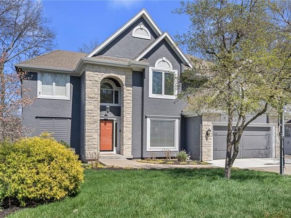 2100 SW Walden Drive, Lee's Summit, MO 64081