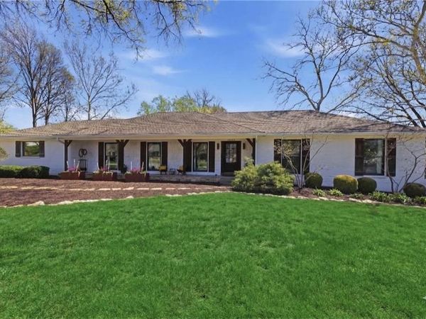 10409 Pawnee Lane, Leawood, KS 66206