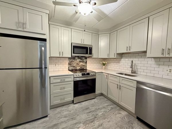 6 Old Stone Way, Unit 3, Weymouth, MA 02189