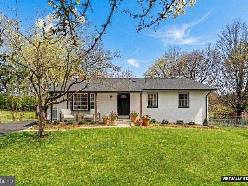 24320 Log House Road, Gaithersburg, MD 20882 Main Photo