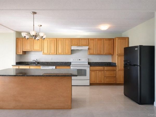 35 Park Avenue, Unit 6T, Suffern, NY 10901