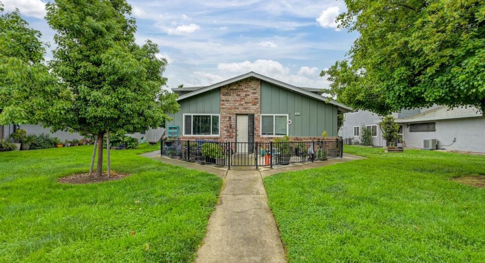 9032 El Cajon Way #4, Unit 4, Sacramento, CA 95826 Photo