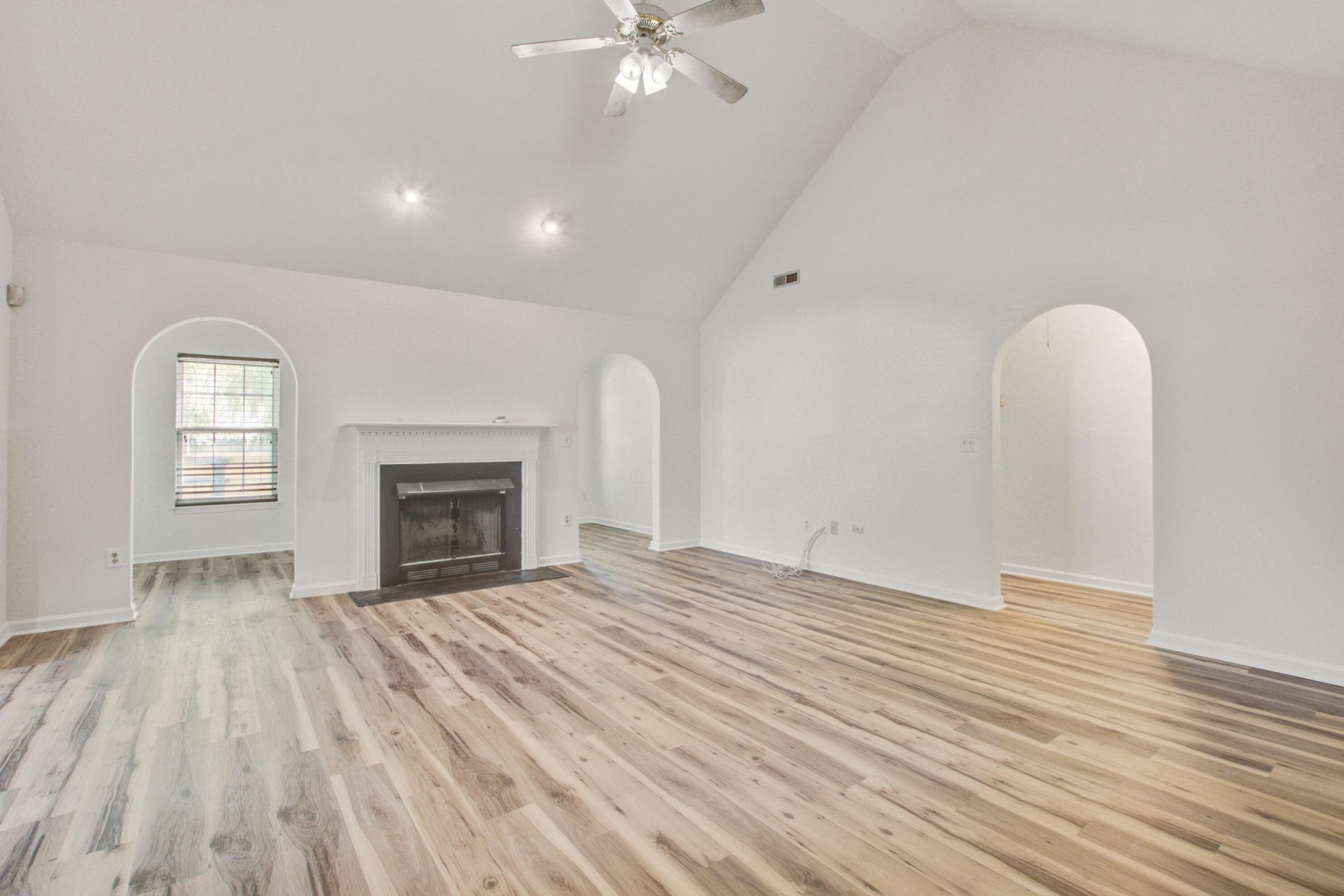 9614 Crosscut Drive Photo 6