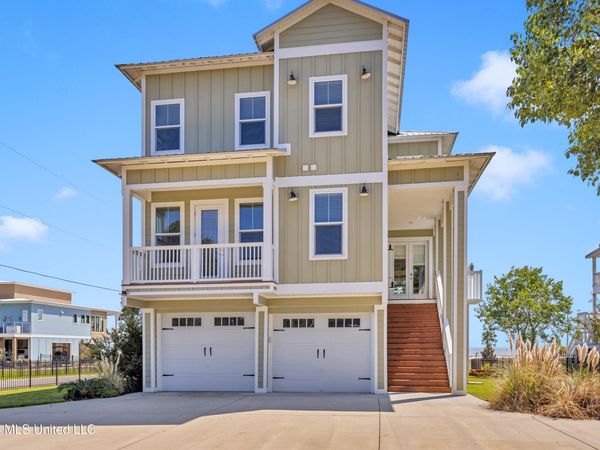 119 Jefferson Davis Avenue, Biloxi, MS 39530