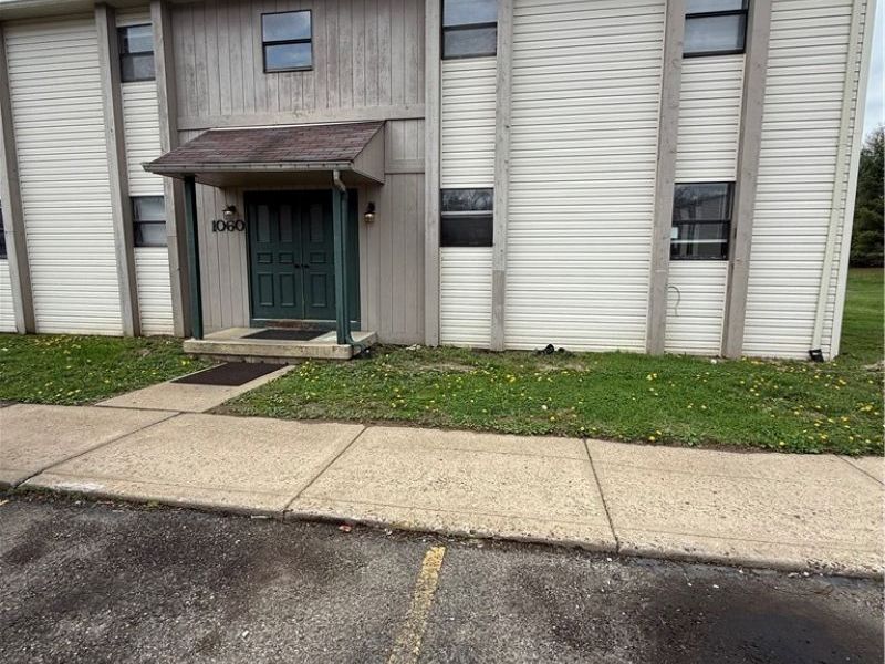 1060 Brandywine Boulevard, Unit H, Zanesville, OH 43701 Photo 1
