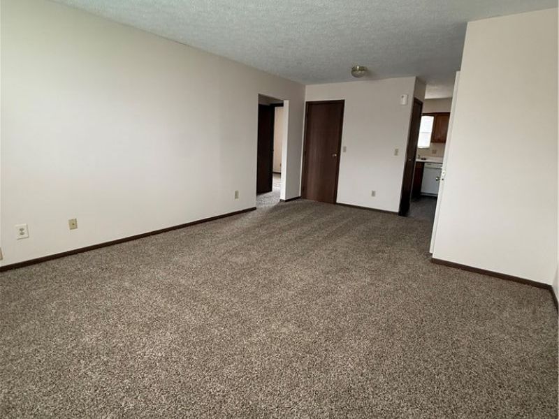 1060 Brandywine Boulevard, Unit H, Zanesville, OH 43701 Photo 3
