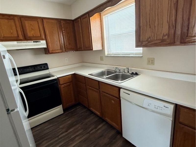 1060 Brandywine Boulevard, Unit H, Zanesville, OH 43701 Photo 4