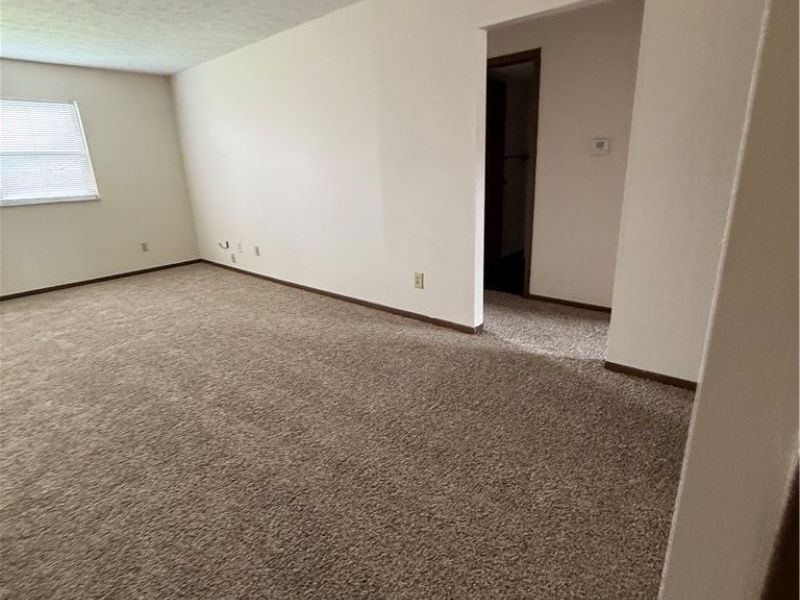 1060 Brandywine Boulevard, Unit H, Zanesville, OH 43701 Photo 5