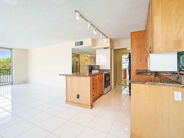 2121 N Ocean Boulevard, Unit 302e, Boca Raton, FL 33431