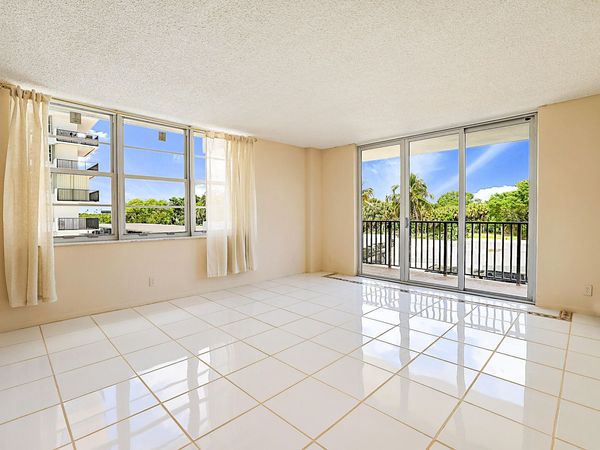 2121 N Ocean Boulevard, Unit 302e, Boca Raton, FL 33431