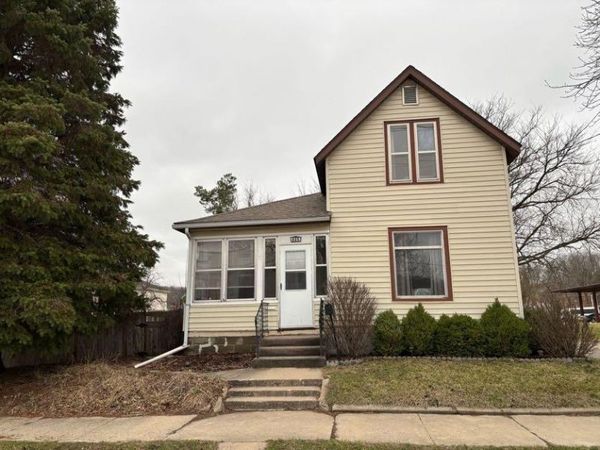 405 Washington Street, Decorah, IA 52101