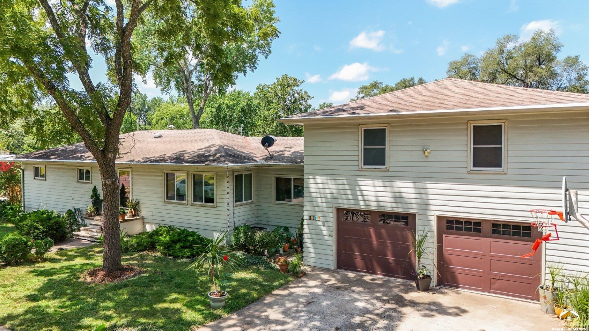 1447 Summit , Lawrence, KS 66044 Main Photo