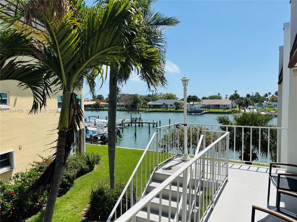 1323 Bayshore Dr, Unit 203, Fort Pierce, FL 34949