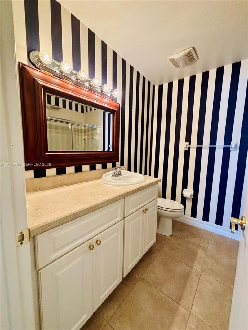 1323 Bayshore Dr , Unit 203, Fort Pierce, FL 34949 Photo