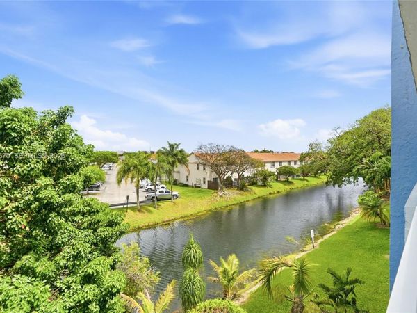 9375 Fontainebleau Blvd , Unit L301, Miami, FL 33172