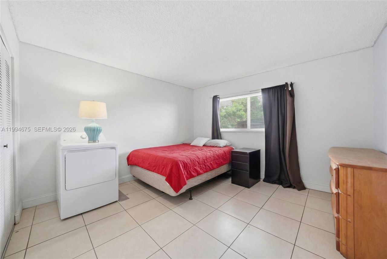 9375 Fontainebleau Blvd , Unit L301, Miami, FL 33172 Photo