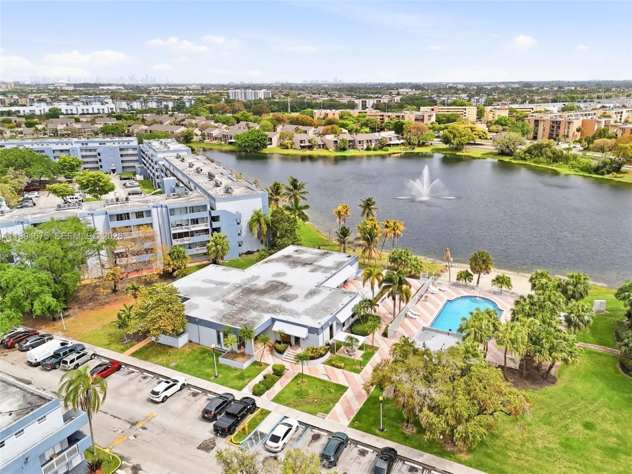 9375 Fontainebleau Blvd , Unit L301, Miami, FL 33172 Photo