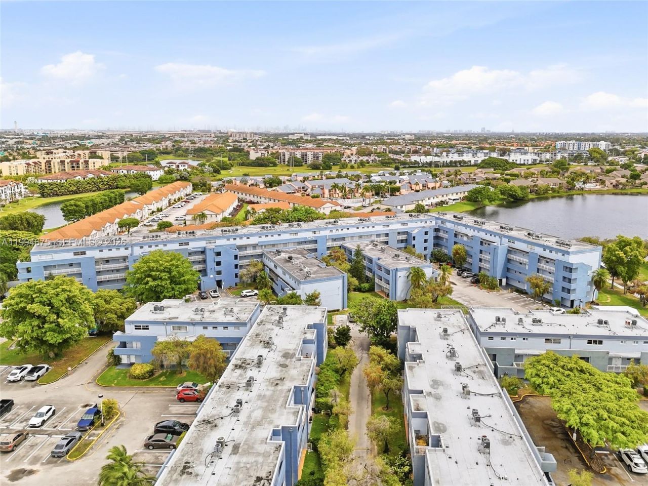 9375 Fontainebleau Blvd , Unit L301, Miami, FL 33172 Photo