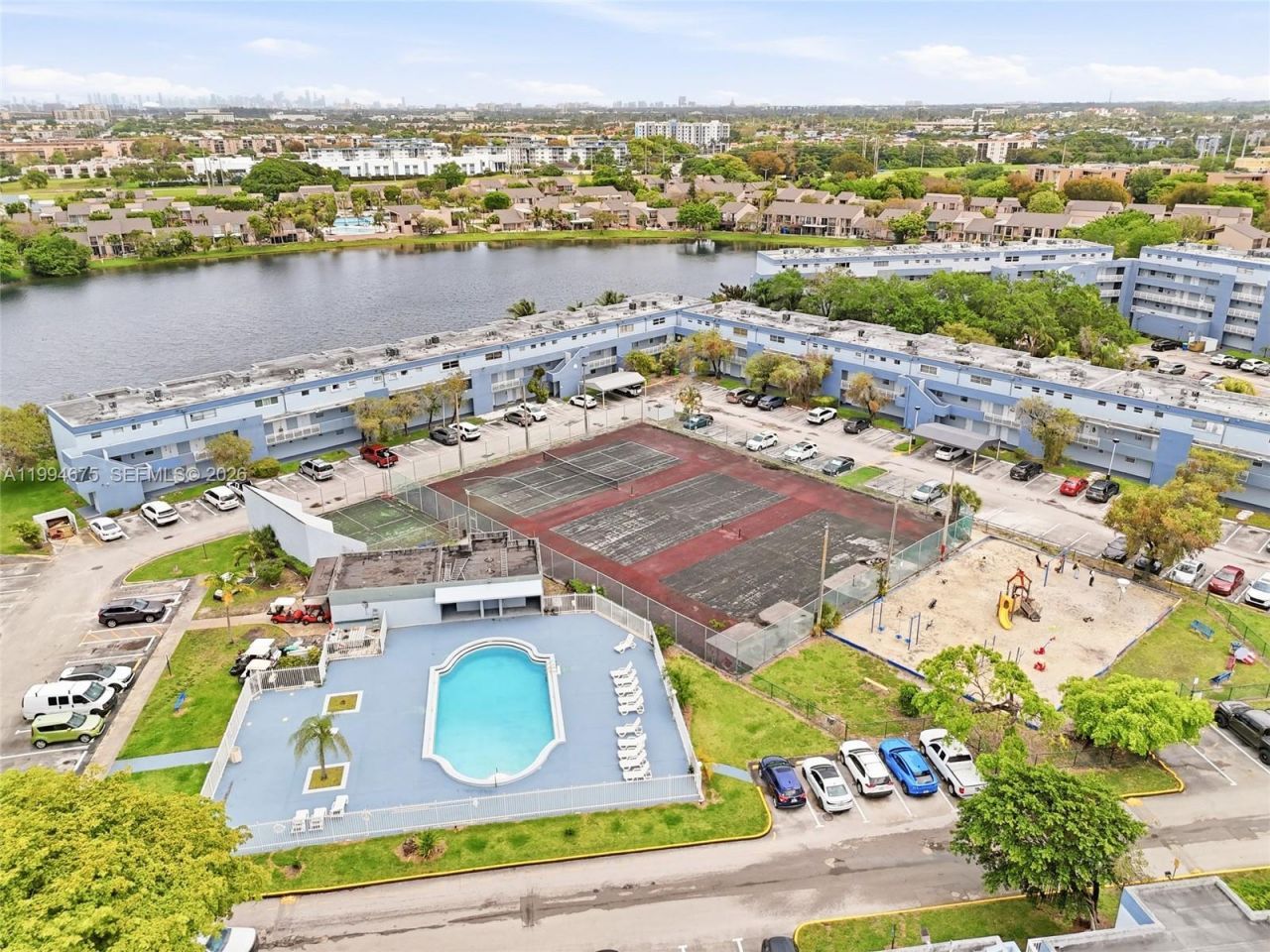 9375 Fontainebleau Blvd , Unit L301, Miami, FL 33172 Photo