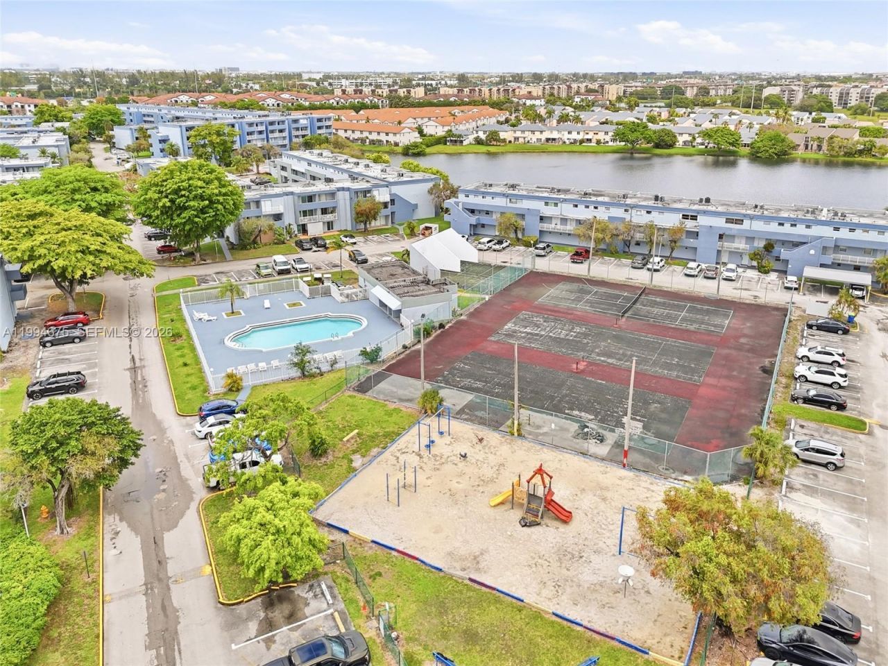 9375 Fontainebleau Blvd , Unit L301, Miami, FL 33172 Photo