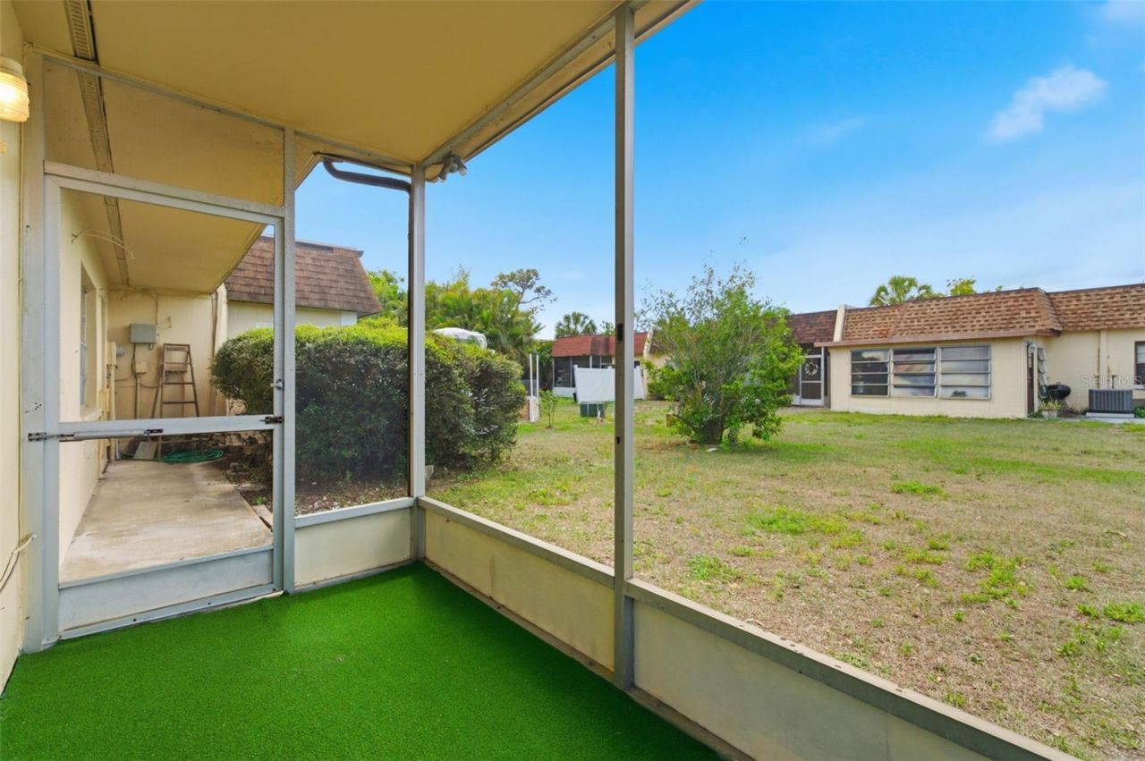 9992 86th Street, Seminole, FL 33777 Photo