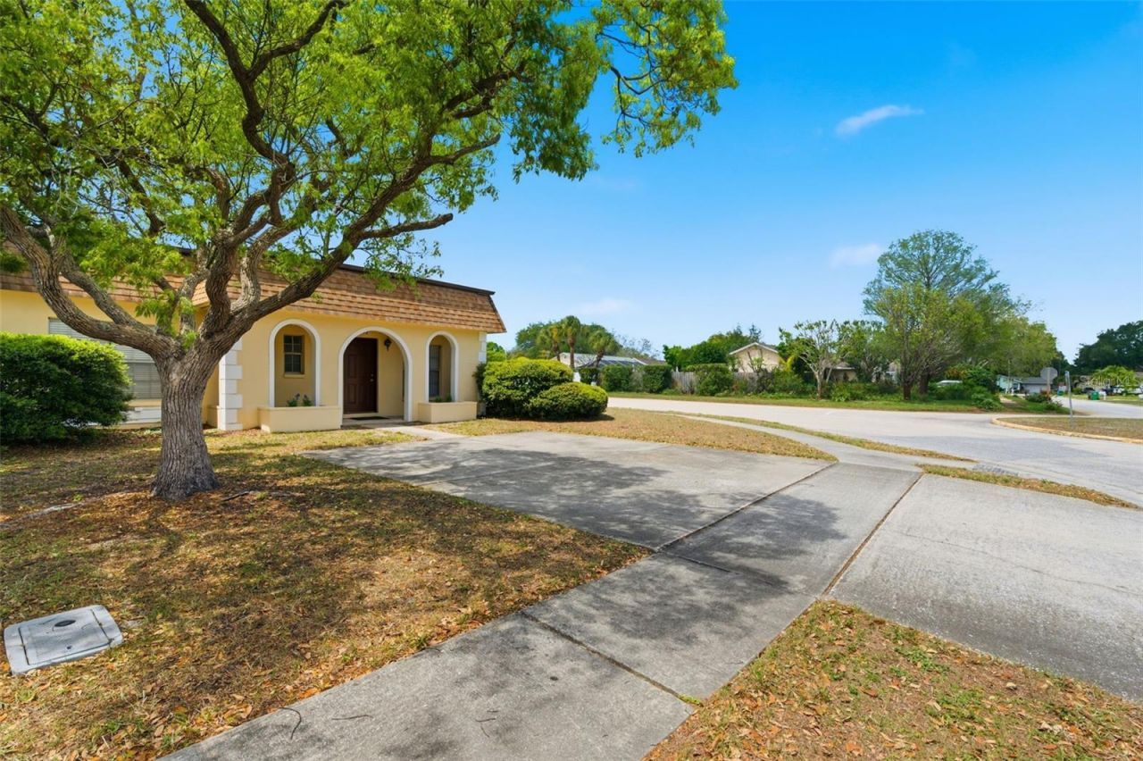 9992 86th Street, Seminole, FL 33777 Photo