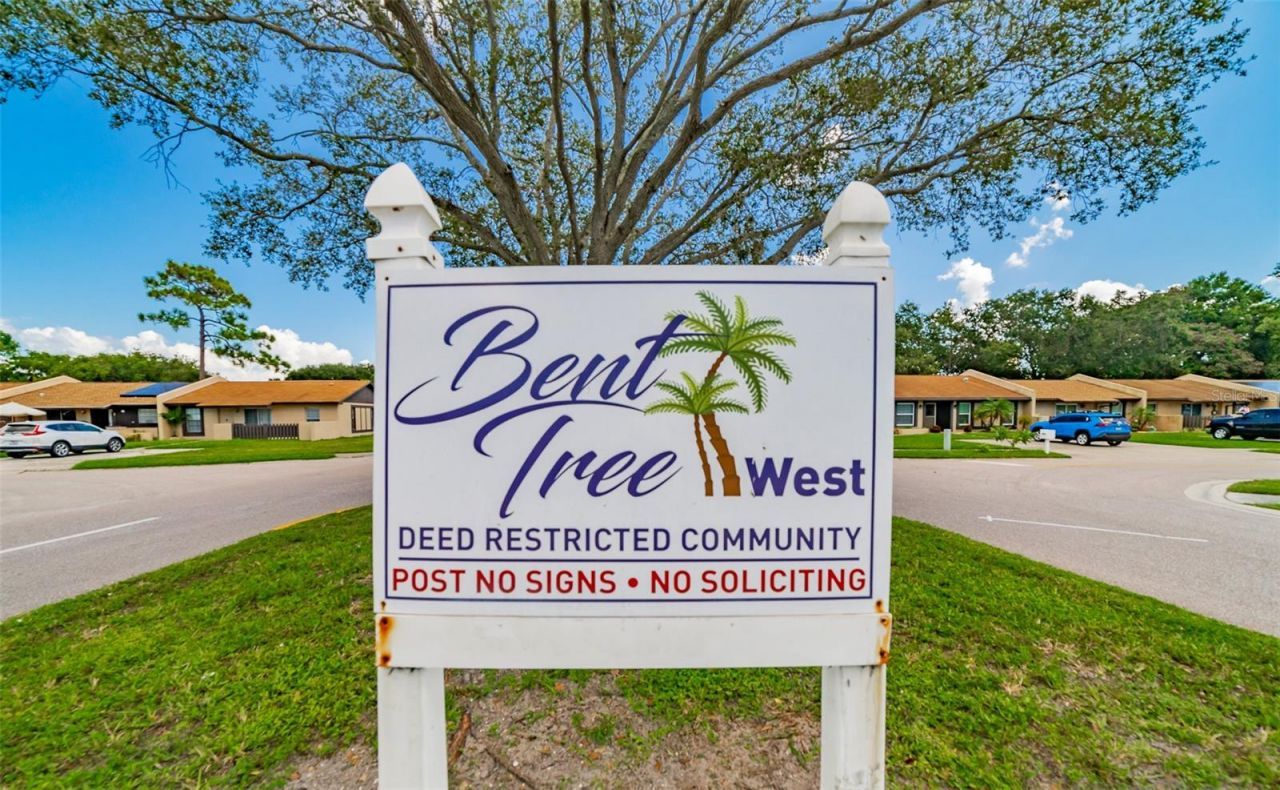 9992 86th Street, Seminole, FL 33777 Photo