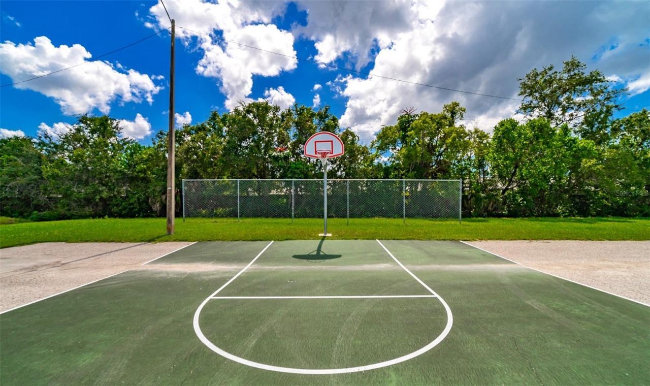 9992 86th Street, Seminole, FL 33777 Photo