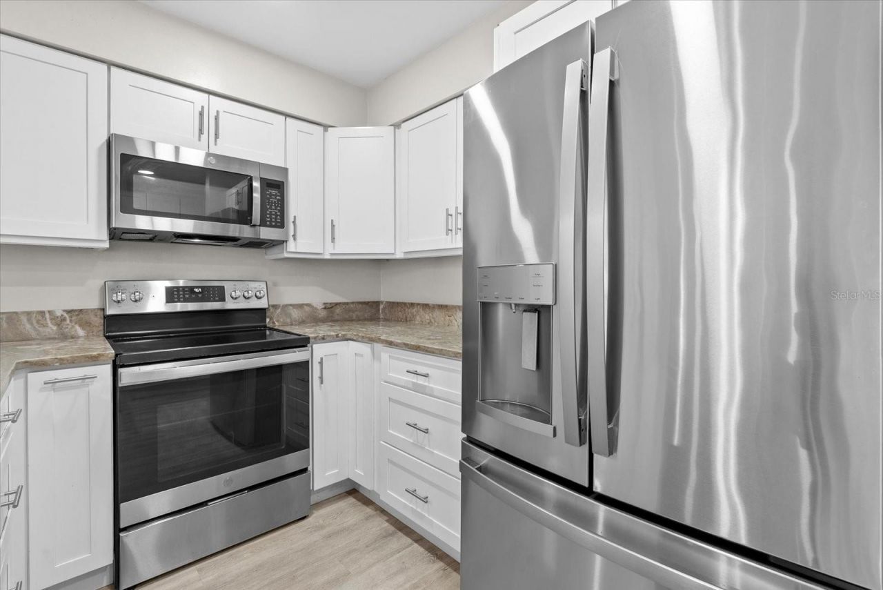 6304 Sun Eagle Lane, Unit 19B, Bradenton, FL 34210 Photo