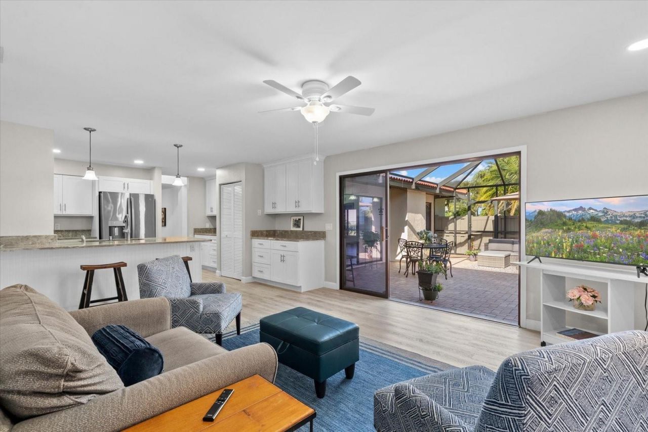 6304 Sun Eagle Lane, Unit 19B, Bradenton, FL 34210 Photo