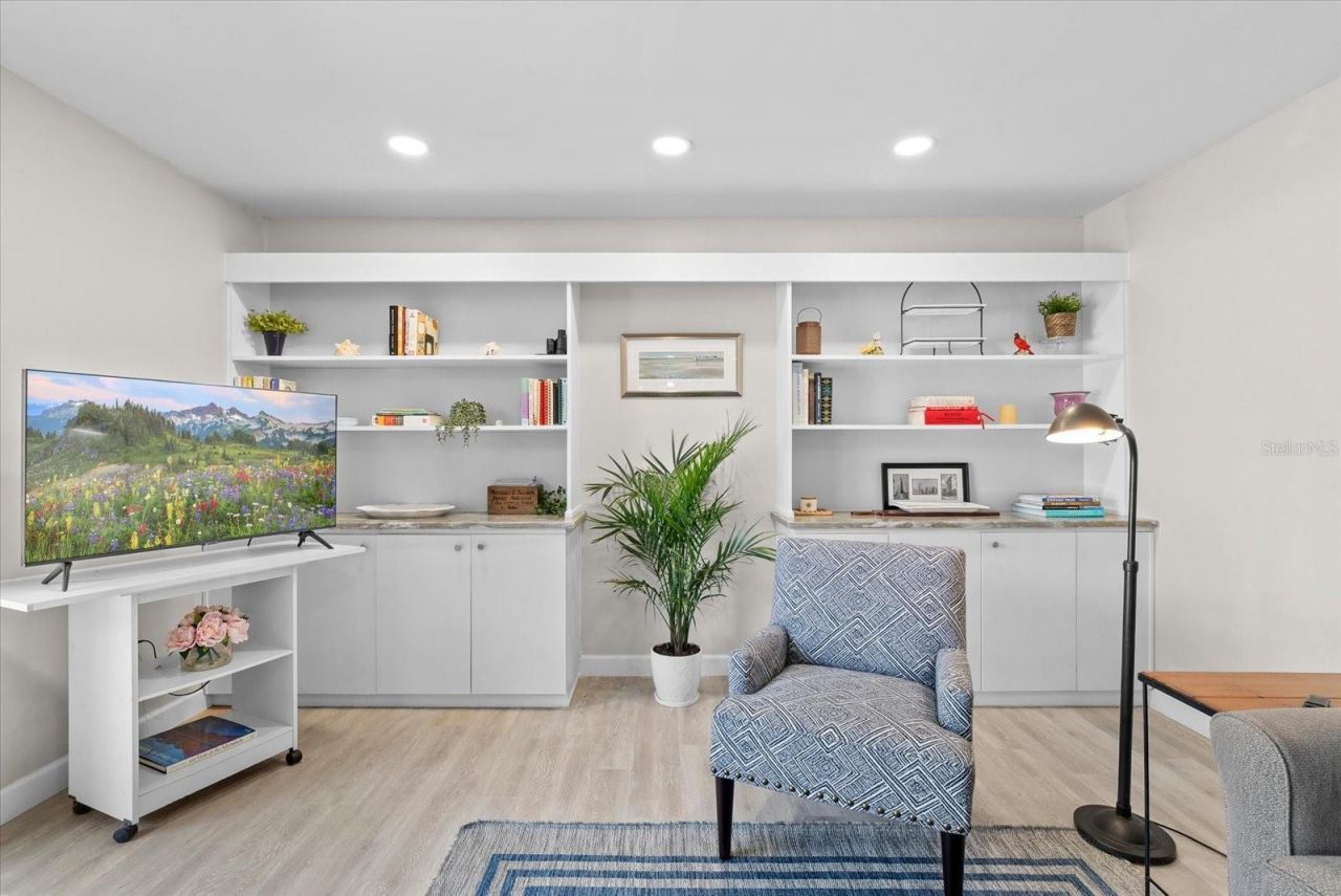 6304 Sun Eagle Lane, Unit 19B, Bradenton, FL 34210 Photo