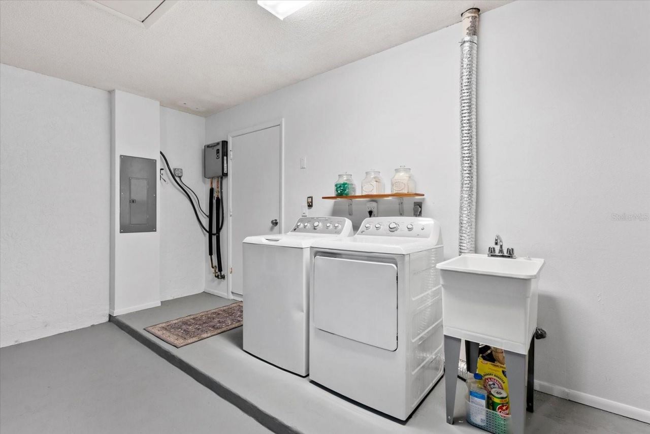 6304 Sun Eagle Lane, Unit 19B, Bradenton, FL 34210 Photo