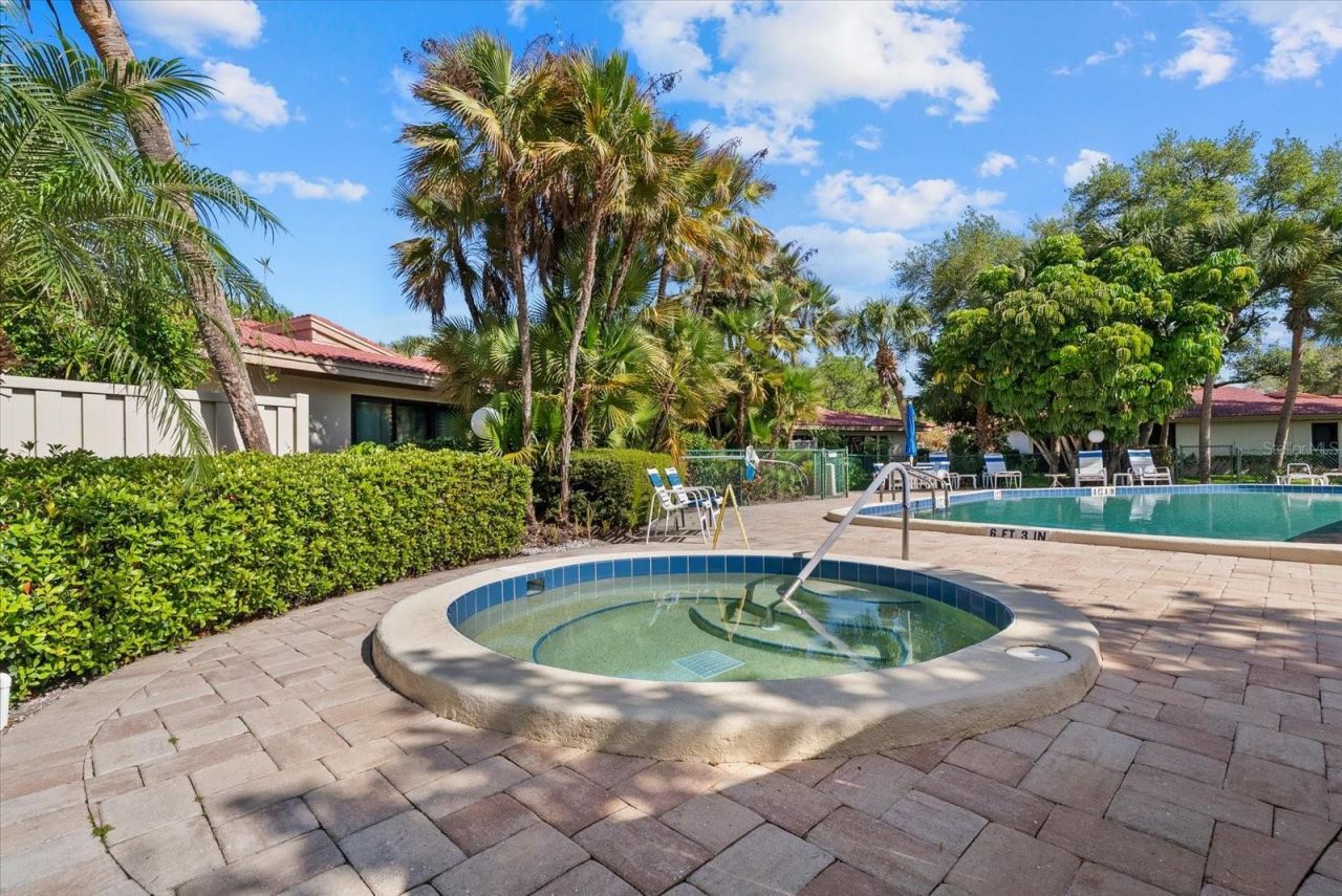 6304 Sun Eagle Lane, Unit 19B, Bradenton, FL 34210 Photo